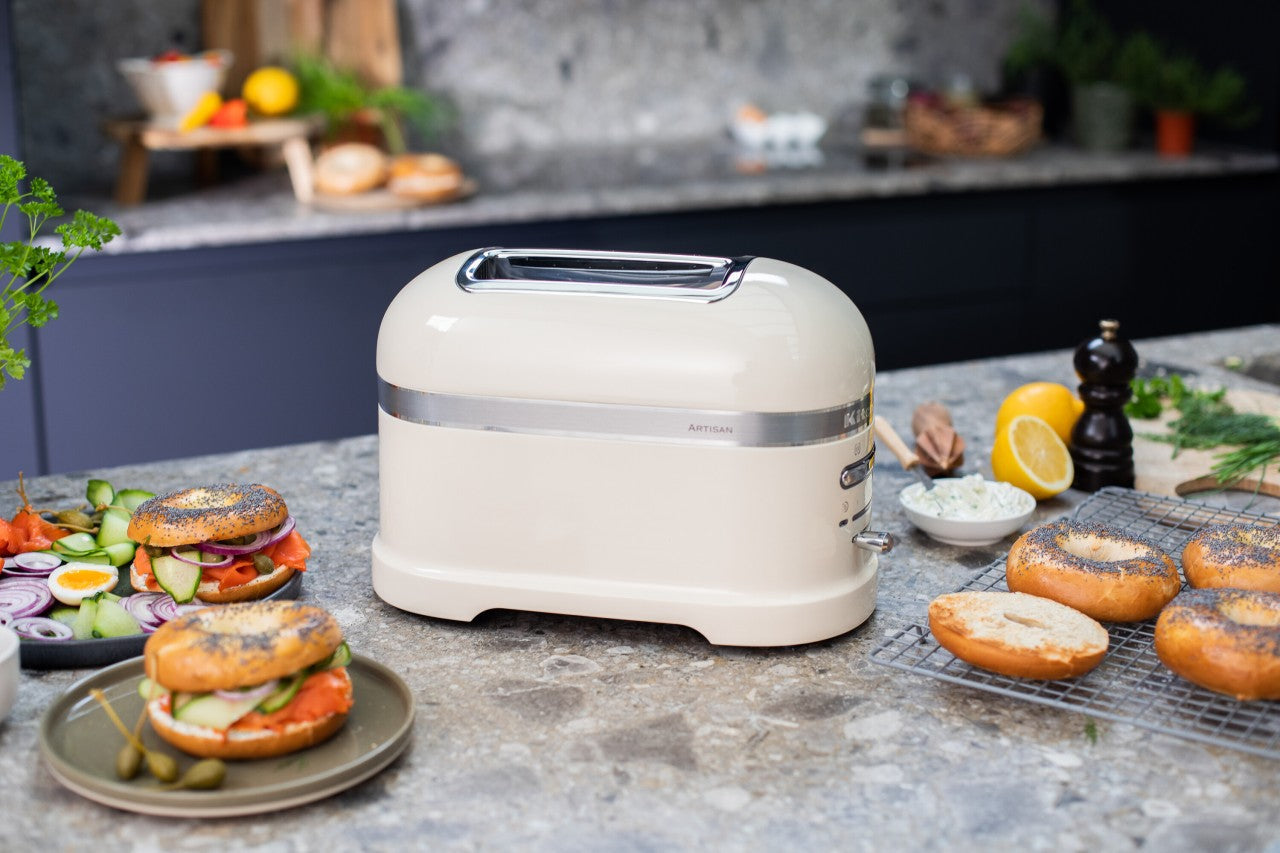 KitchenAid Paket 1, Toaster + Brötchenaufsatz Artisan 5KMT2204